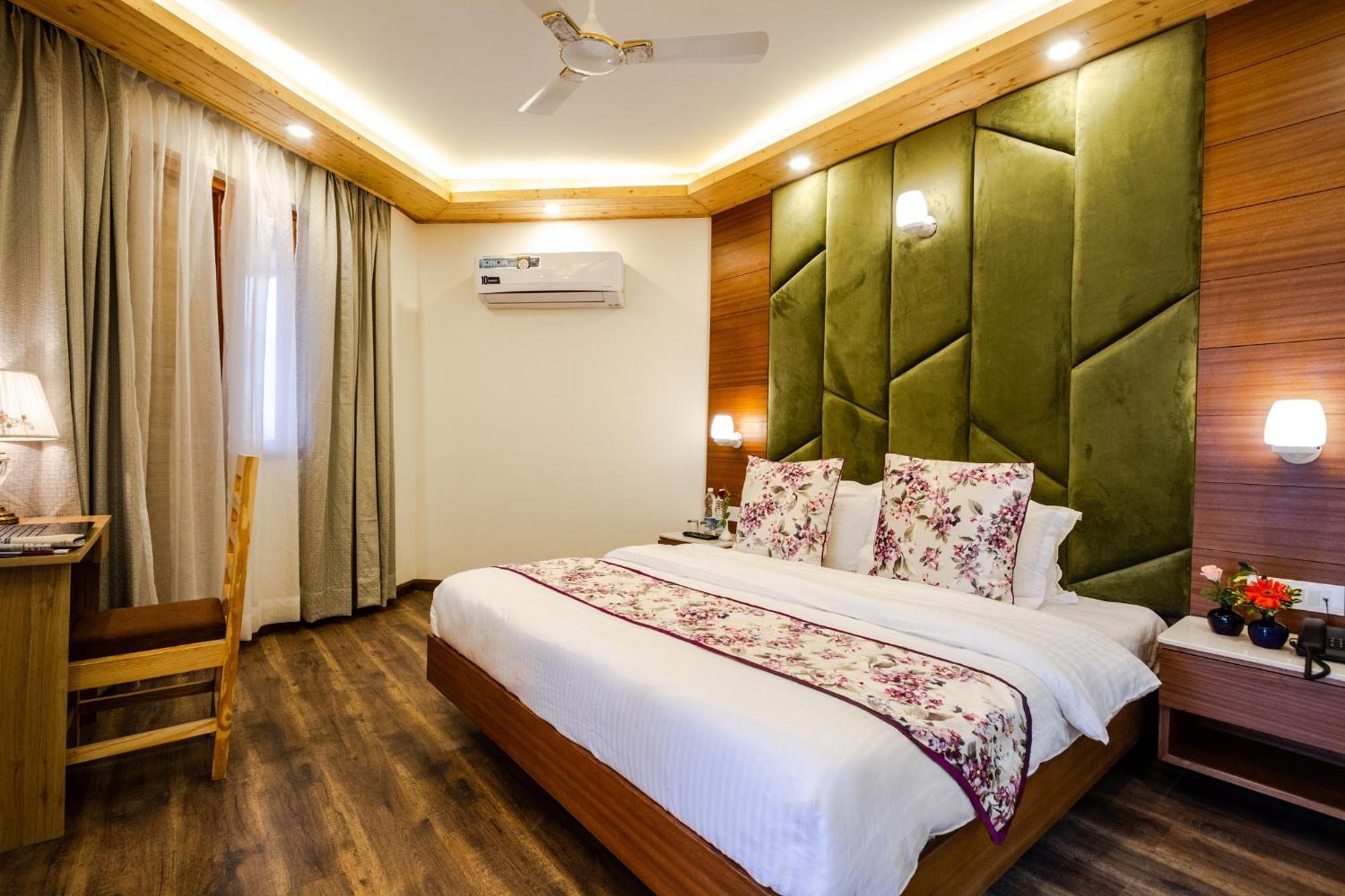 Anand Vardhan Resorts Manāli Szoba fotó