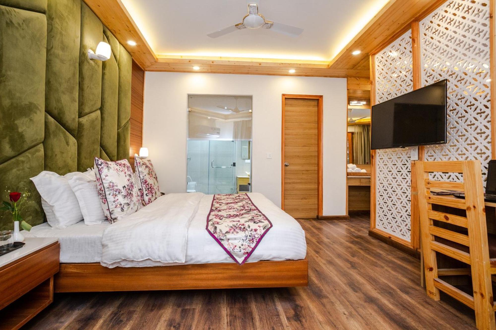 Anand Vardhan Resorts Manāli Szoba fotó